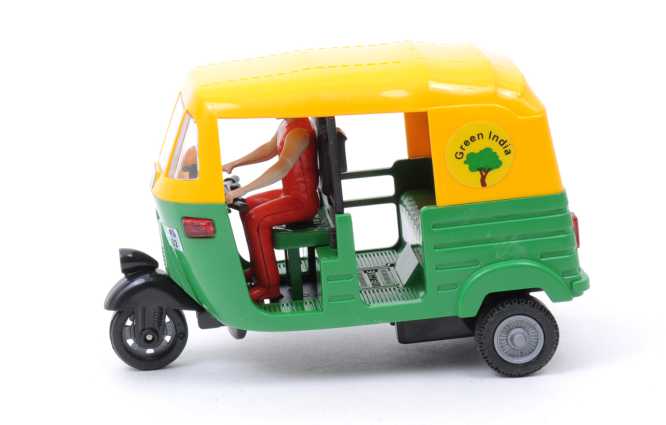 Centy CNG Auto-Rickshaw Pull Back